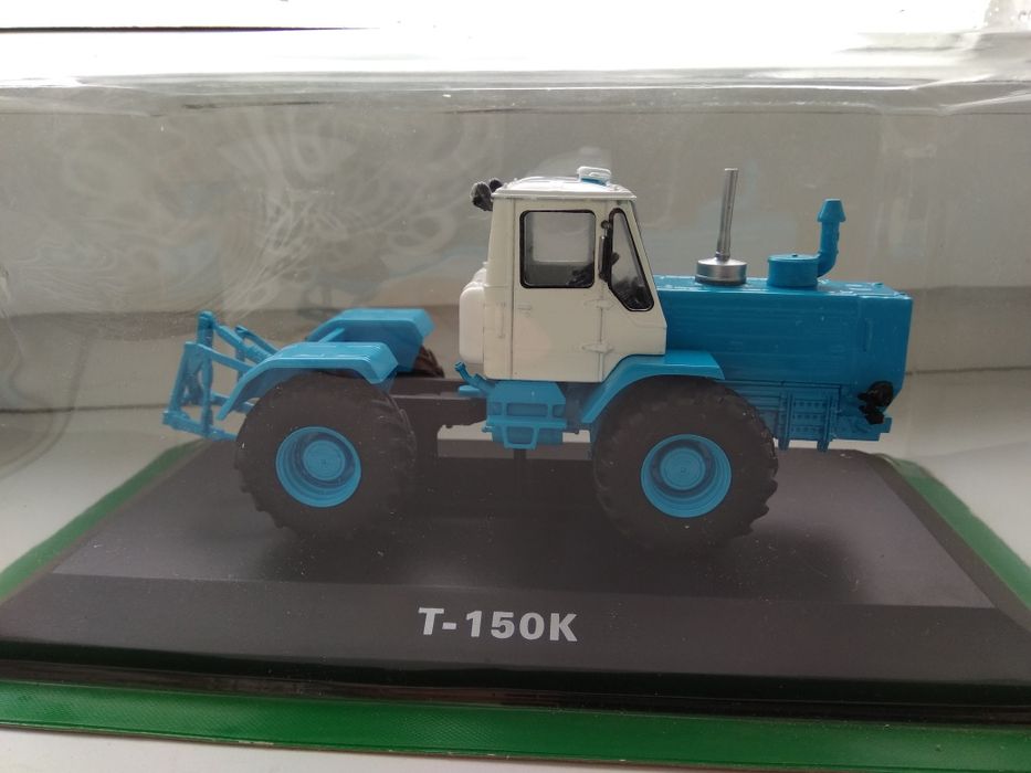 Модель трактор Hachette