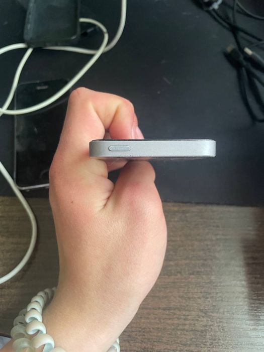 2 iphone 5s на запчастини
