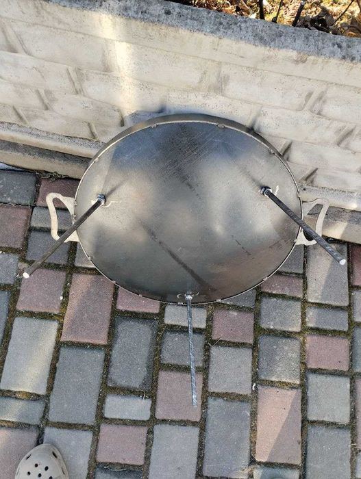 Похідна сковорода з диска  з якісного металу 50 см з ніжками .