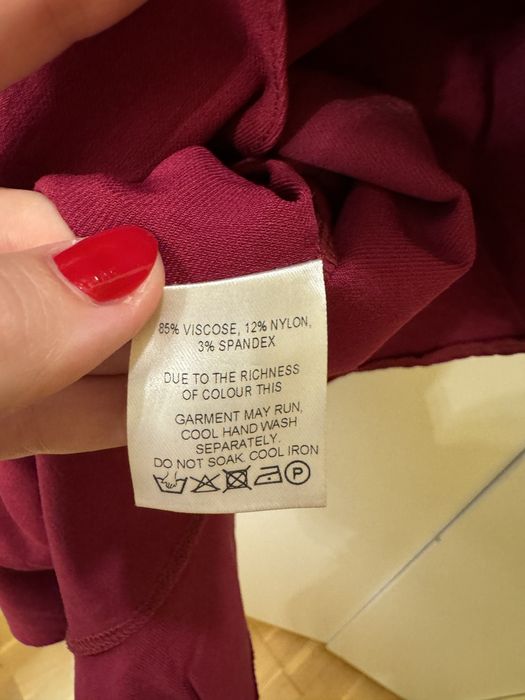 Bordowa sukienka mini bodycon Vesper