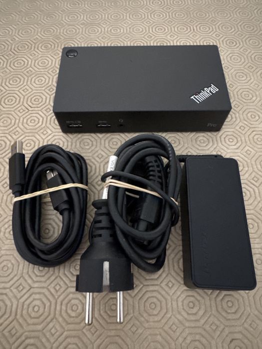 ThinkPad Pro Dock USB-A (Selling only the power adapter for €20) (URGENT)64586304355585120