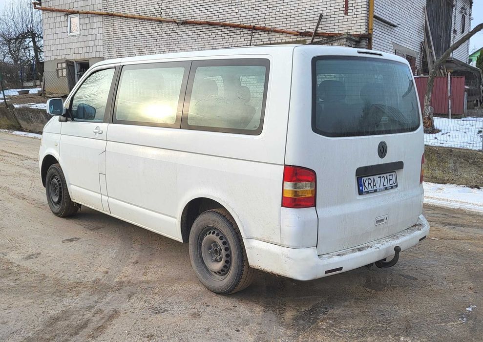 Volkswagen Transporter T5 1,9 TDI 105 KM 8 osobowy MA MOC klima