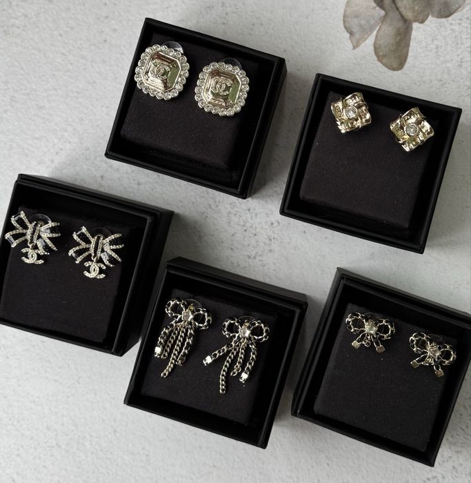 Сережки Chanel, пусети шанель, вінтажні, з перлами, з камінням, брошки