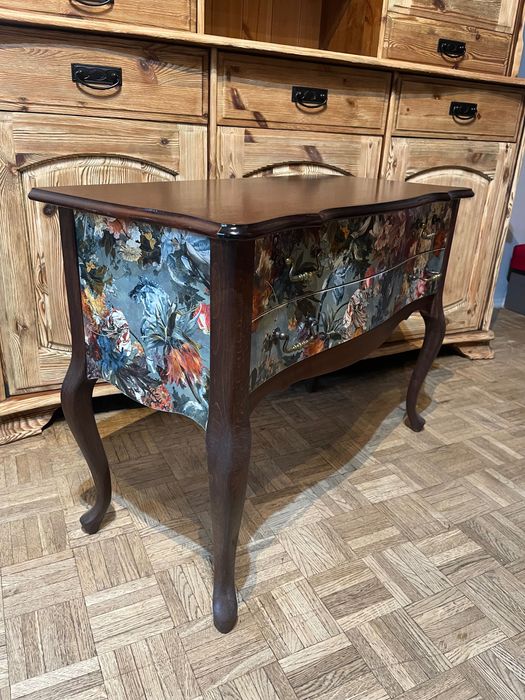 Wyjątkowa komoda z giętymi nogami — unikat, perełka do wnętrz