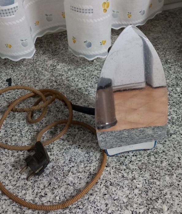 FERRO DE ENGOMAR,VINTAGE.Decoração,Colecção ou Uso.Casa,Sala,Quarto.