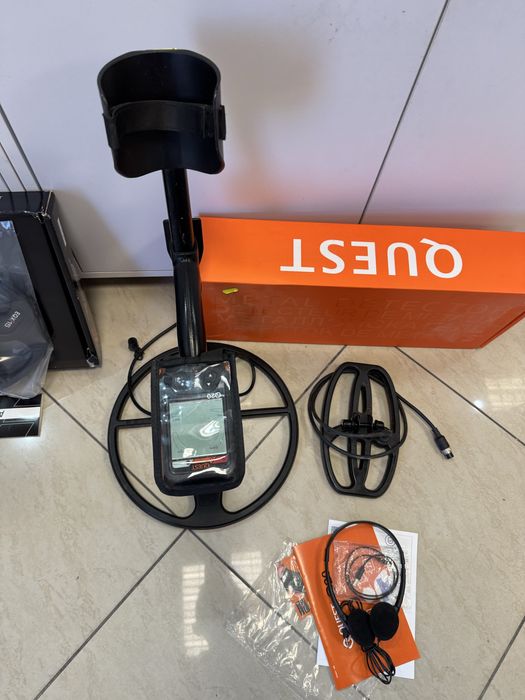 Wykrywacz metali Quest Q20 z 2 cewkami i sluchawkami