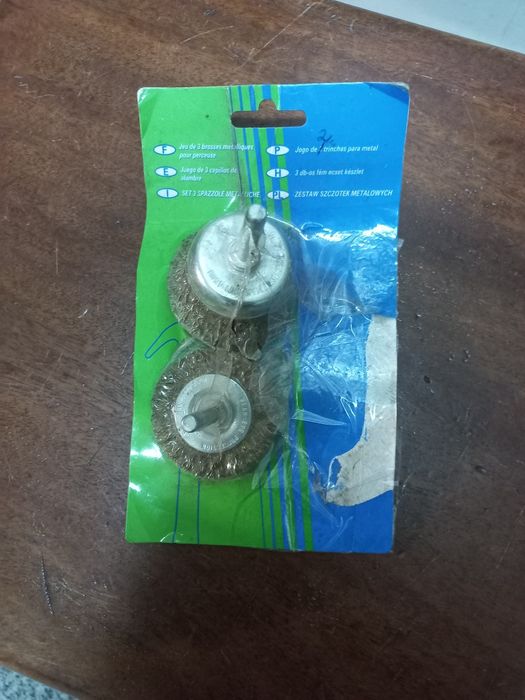 Conjunto de 2 escovas de aço novas para metal