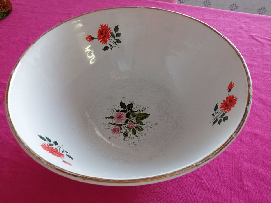 11 Pratos decorativos de porcelana
