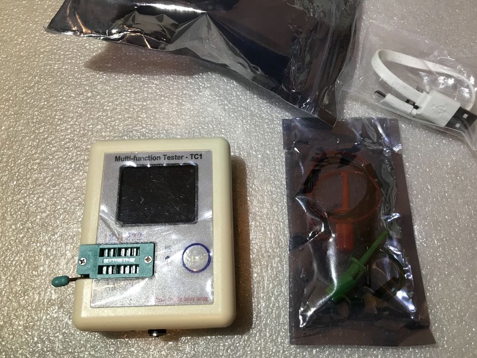 Testador de componentes eletronicos.474039943902668801