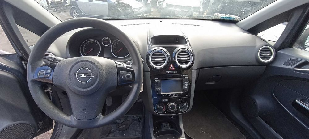 głowica  opel corsa d 1.3 cdti a13dtr 75 km lak z190