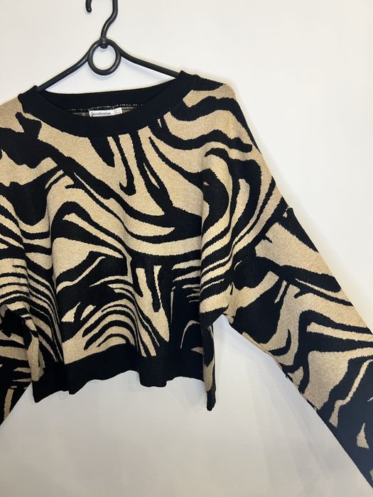 brązowo-czarny sweter w zwierzęcy print Stradivarius L