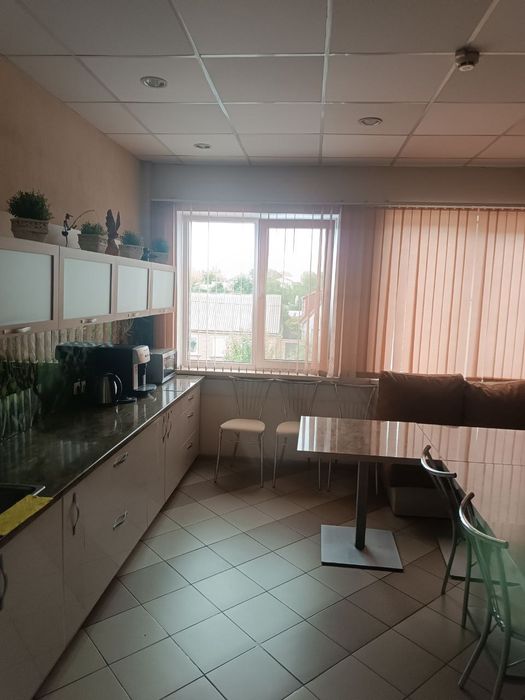 Оренда офісних приміщень, 120м.кв, другий поверх