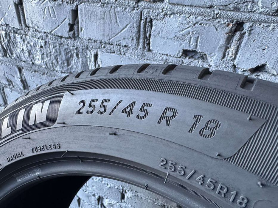 Літні шини Michelin 255/45 R18
