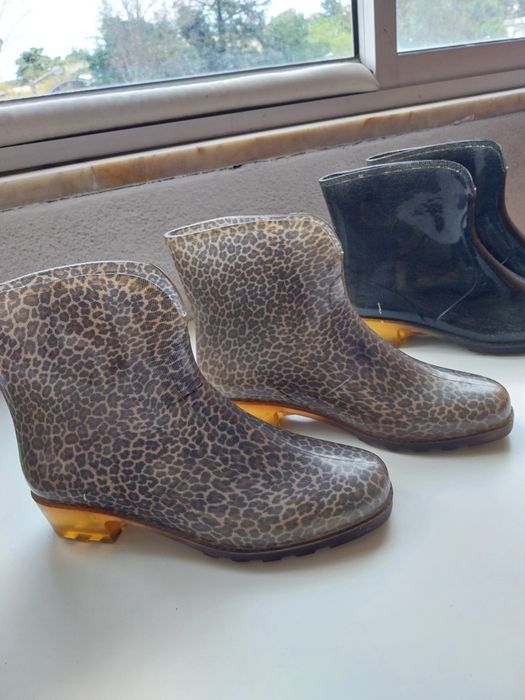 Dois pares de botins de borracha 37/38