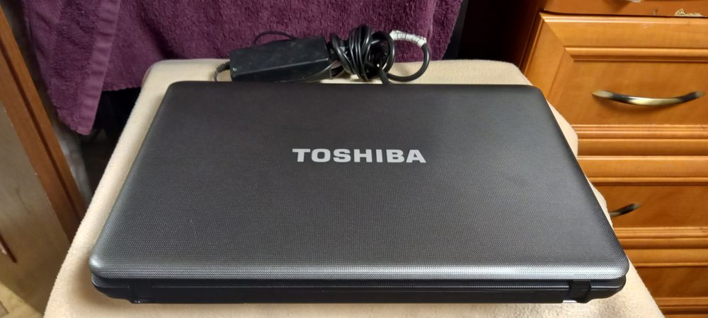 Laptop Toshiba c650–1fk ,Ram 4GB, HDD 320GB, cor2-duo 2.3 Ghz sprawny