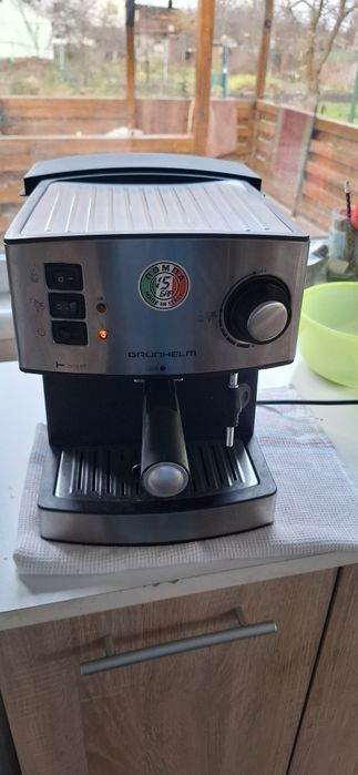 Еспресо кавоварка Grunhelm GEC15