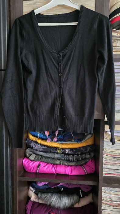 Czarny sweter damski M.