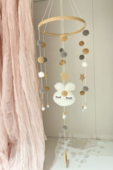 Karuzela nad łóżeczko niemowle drewno unisex króliczek gwiazdy