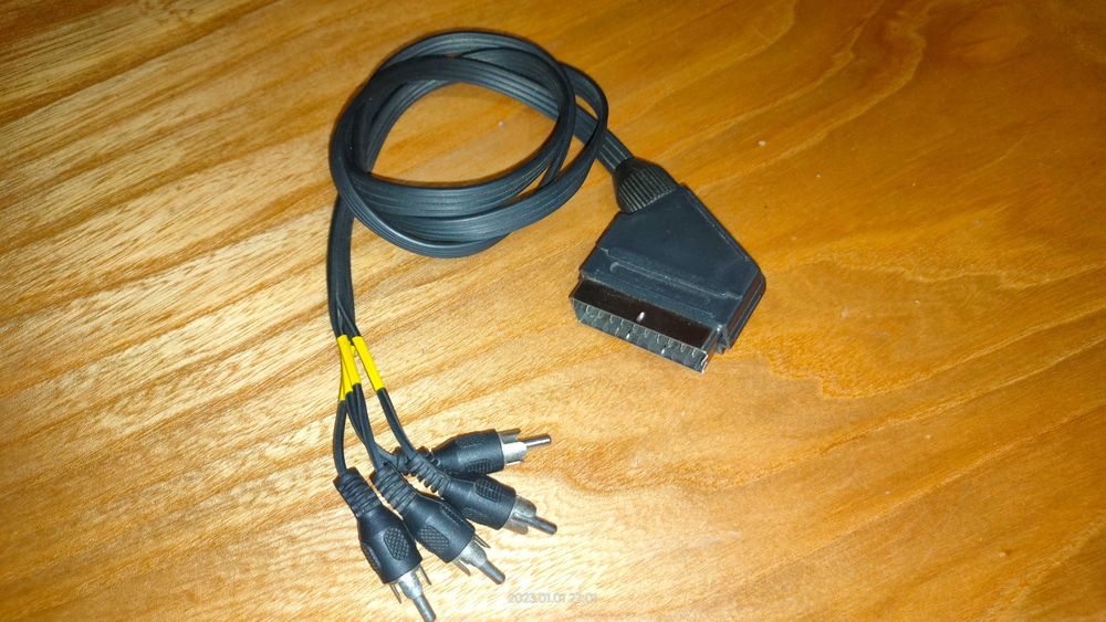 Kabel euro/scart - 4 chinch wejście/wyjście stan bdb