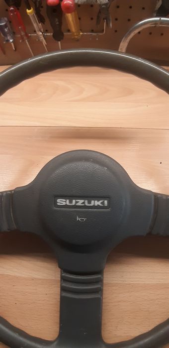 Volante Suzuki Jimny Samurai