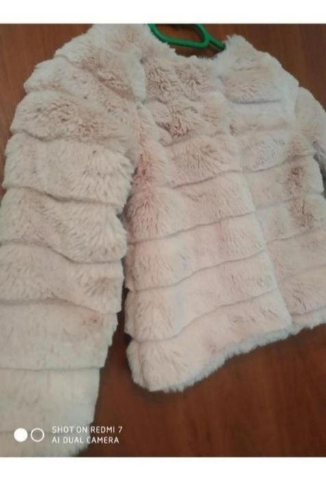 Шубка + подарок классная шапочка.