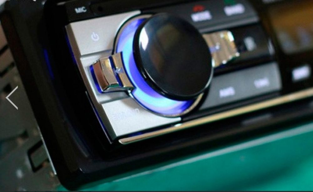 Мощная Автомагнитола с чистым звуком JSD-520BT С USB И BLUETOOTH