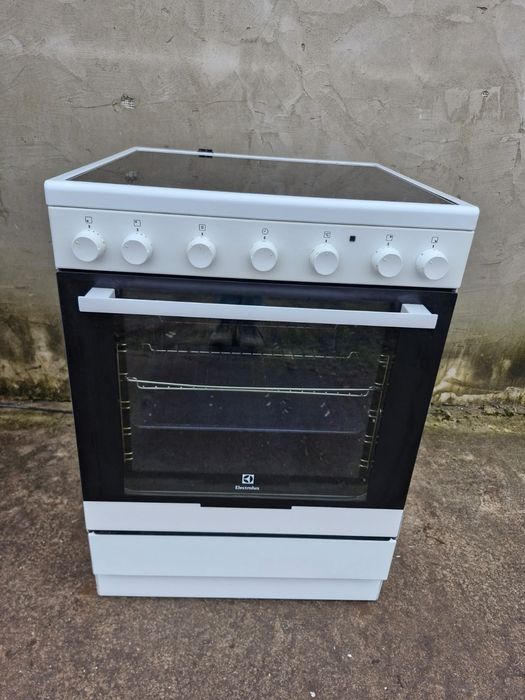 Kuchenka ELECTROLUX  Ceramiczna Elektryczna 60cm Gwarancja DowózGratis