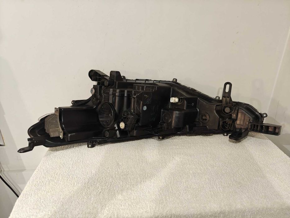 Lampa Prawy Przód LED Toyota Corolla Cross