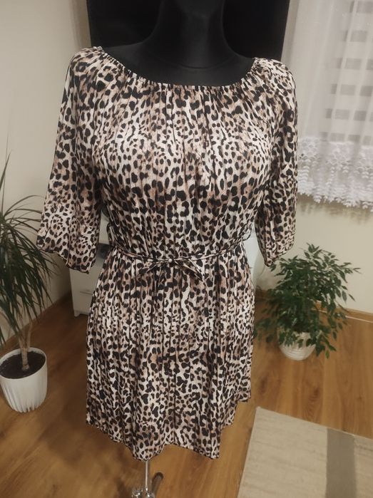 Sukienka w panterkę