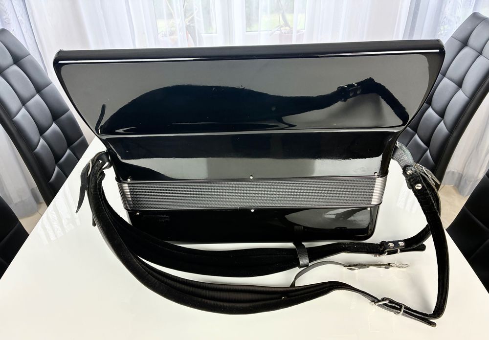 Akordeon włoski Bugari Armando 120/4/5 Musette - stan idealny!