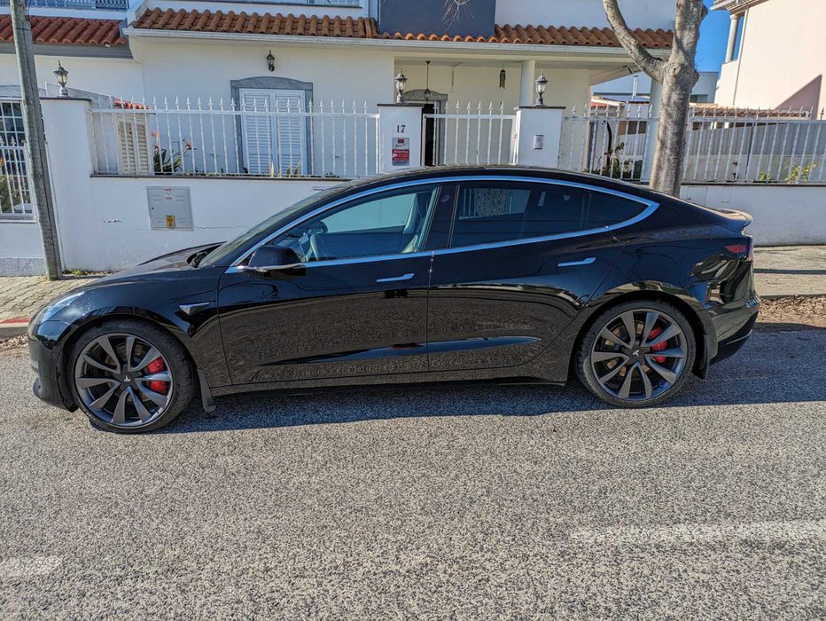 TESLA Model 3 Performance