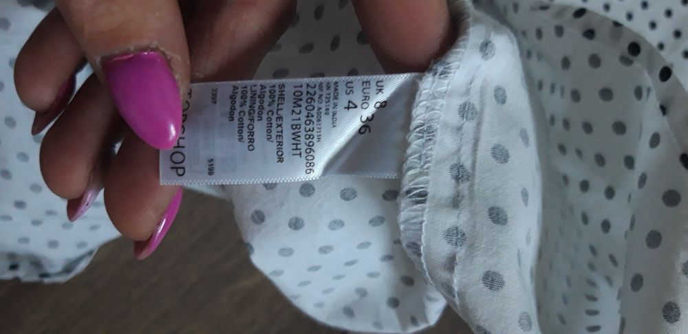 Biała sukienka w czarne kropki grochy S 36