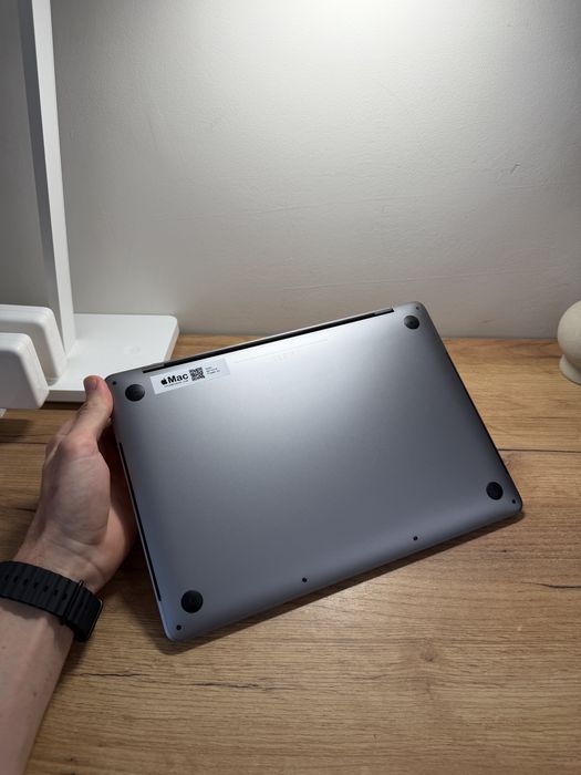 MacBook Pro 13 2020 Intel i7 32Gb RAM 512Gb SSD