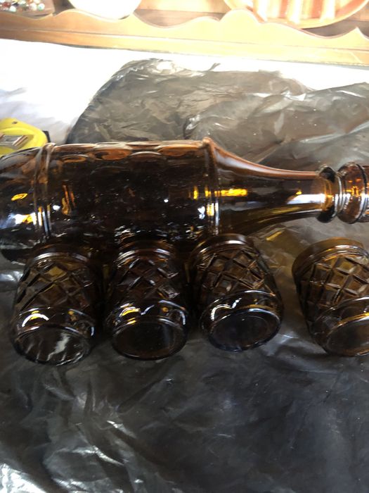 Varios modelos de copos garrafas