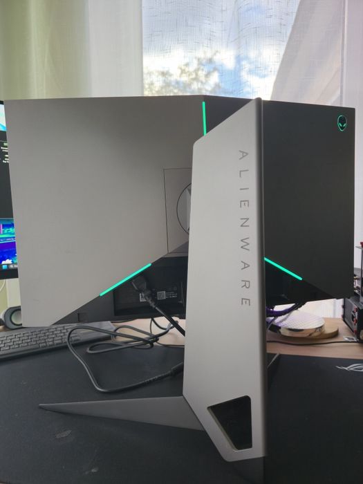 ALIENWARE AW2518H 240Hz Nvidia G-sync