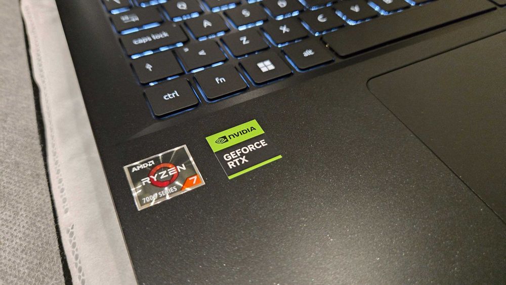 Portátil Gaming Acer Nitro V 15 Ryzen 7 7735 / 16GB DDR5 / 1Tb / 4050