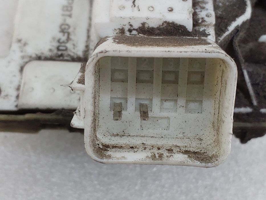 Fechadura / fecho porta trás esquerdo FORD Focus I Carrinha (DNW)