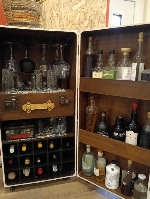 Bar garrafeira estilo vintage rústico
