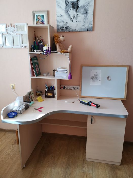 Стіл письмовий 1,3*0,9