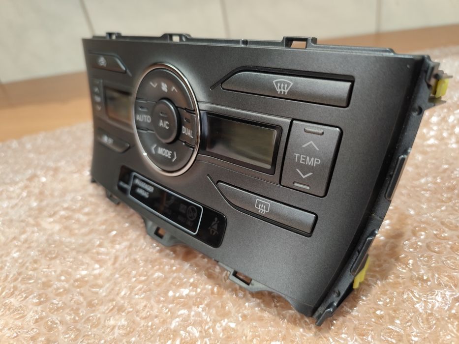 Panel klimatyzacji Toyota Auris