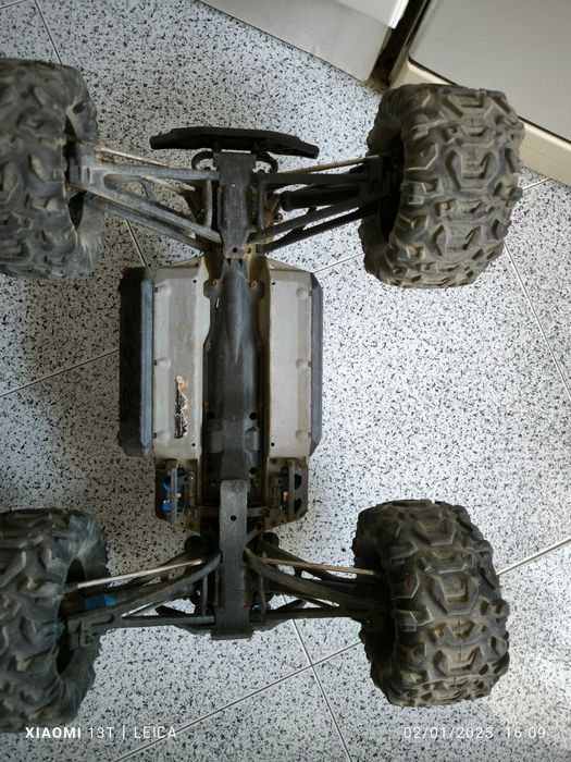 Carro RC Traxxas Summit 1/10