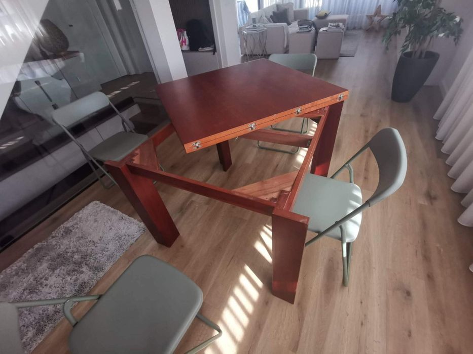 Mesa de jantar em cerejeira maciça, feita por decoradora. Urgente