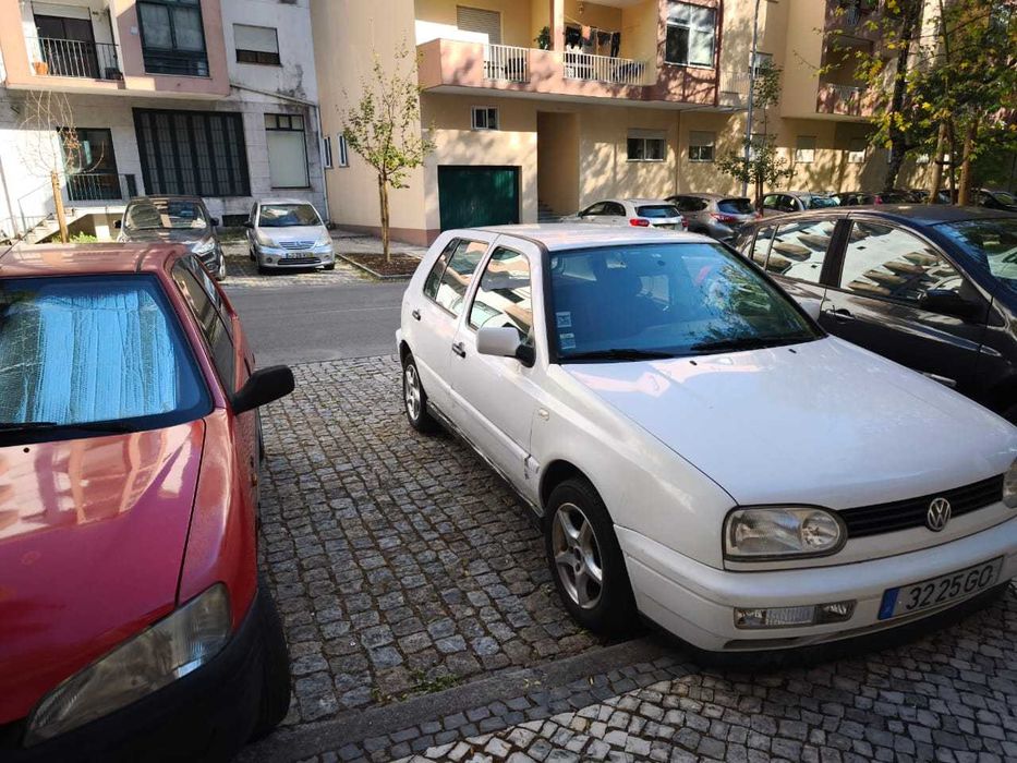 Golf 96 a gasolina econômico e fiável