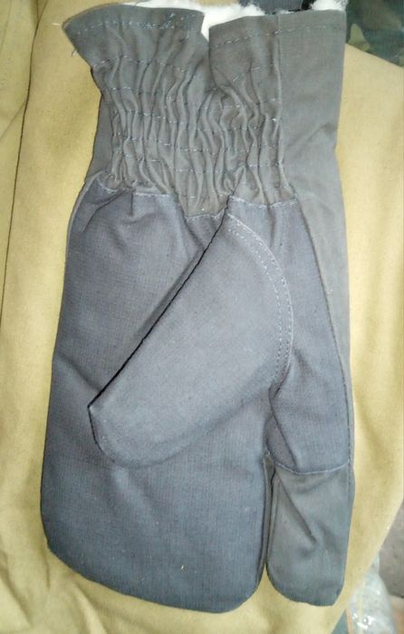 ВАРЕЖКИ СССР 84 Г. НА ОВЧИНЕ НОВЫЕ  ка-ый брезент тёплые непроду-ются