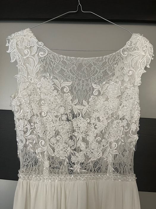 Suknia ślubna w rozmiarze 36