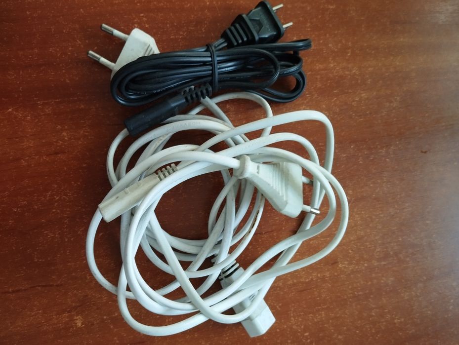Удлинитель сетевого кабеля питания.