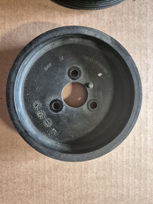 Koło pompy wspomagania 2.0d 2.5d 3.0d Bmw E60 E61 E90 E87 X3 X5