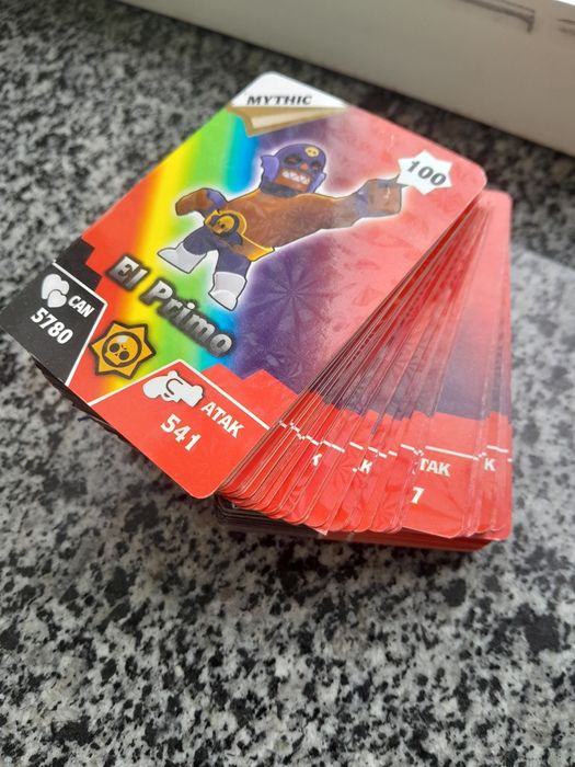 Брілки та картки Brawl Stars