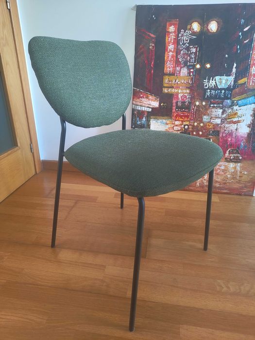 Mesa de jantar + 4 cadeiras