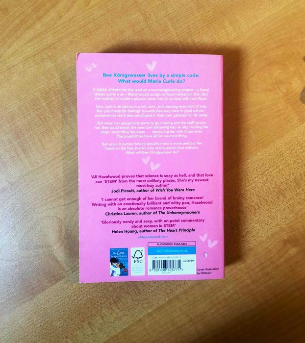 Livro "Love on the brain" de Ali Hazelwood completamente novo